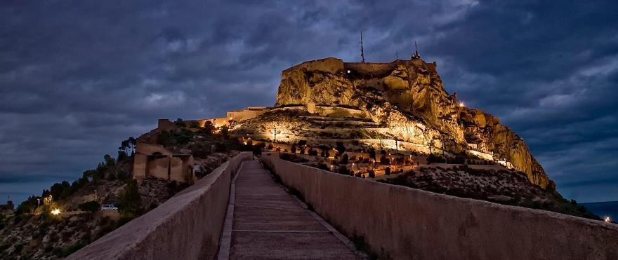 Loft De Piedra En Centro Historico - Casco Antiguo Daire Alicante Dış mekan fotoğraf